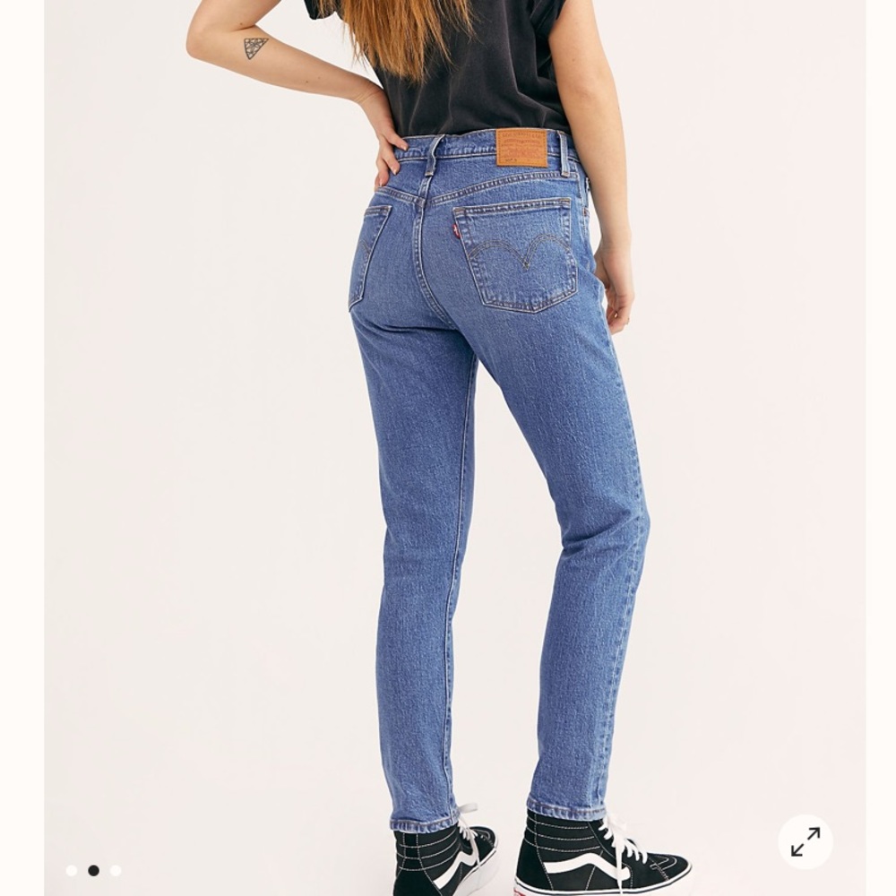 Levi 501 in jive ship color